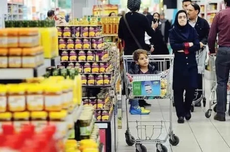 به گزارش گام اقتصادی، احد رستمی رئیس مرکز مطالعات و اطلاعات رفاهی ایرانیان وزارت تعاون کار و رفاه اجتماعی در مورد اجرای کالابرگ الکترونیکی گفت: قرار است، کالابرگ الکترونیکی تا آخر هفته به روال سابق پرداخت شود.