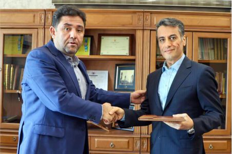 به گزارش گام اقتصادی به نقل از روابط عمومی و امور بینالملل پتروشیمی امیرکبیر، علی حیاتی سرپرست و عضو هیأتمدیره این شرکت، در حکمی «علی پورمحمود بابلی» را بهعنوان «سرپرست مدیریت بازاریابی و فروش پتروشیمی امیرکبیر»، منصوب کرد.