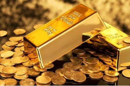 به گزارش گام اقتصادی به نقل از رویترز، گزارش بهتر از حد انتظار اشتغال در آمریکا احتمال پایین آمدن نرخ بهره در اجلاس آینده فدرال رزرو را کاهش داده و قیمت طلا در معاملات روز جمعه را پایین آورده است.