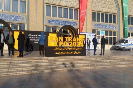 به گزارش گام اقتصادی به نقل از تین نیوز، نهمین دوره نمایشگاه حمل‌ونقل و لجستیک با  رویکرد توسعه زنجیره یکپارچه حمل‌ونقل و لجستیک و با محوریت بهره‌وری، هوشمندسازی و ارتقای نقش بخش خصوصی  همزمان با  هفته حمل‌ونقل از 23 تا 26 آذر ماه در مصلی تهران  کار خود را آغاز خواهد کرد.