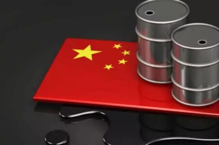 به گزارش گام اقتصادی، بخش تحقیقات یکی از بزرگ‌ترین شرکت‌های انرژی دولتی چین اعلام کرده است که شتاب گرفتن گذار از نفت به منابع جایگزین، عامل اصلی رسیدن تقاضا به اوج خواهد بود.