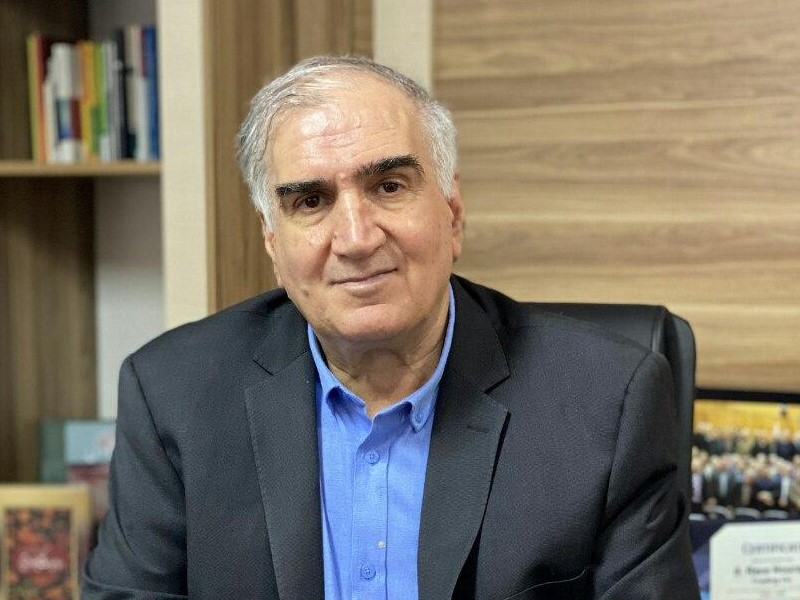 به گزارش  گام اقتصادی به نقل از روستانیوز، رییس اتحادیه ملی محصولات کشاورزی ایران با بیان این مطلب گفت: قانون مدونی در کشور وجود ندارد که بانک‌ها به ویژه بانک‌های تخصصی موظف به تامین نیازهای مالی فعالان حوزه کشاورزی با هدف توسعه و ترقی بخش مولد شوند به همین دلیل بانک کشاورزی به عنوان متولی این بخش از توان چندانی برای حمایت همه‌جانبه و مویرگی از چنین بخش گسترده‌ای برخوردار نیست.