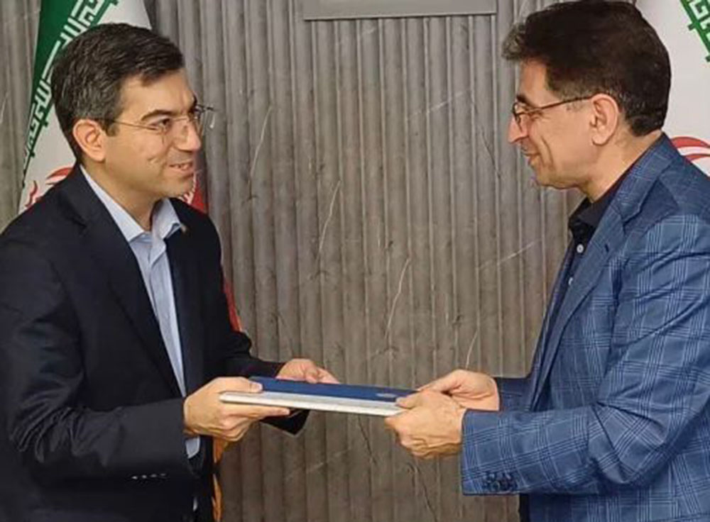 به گزارش گام اقتصادی به نقل از صدای پتروشیمی: اعلام پنج شاخص کلی و تکراری مانند «دانش، مهارت، پاکدستی، هماهنگی و شجاعت» بدون ارائه مستندات عینی، نه شفافیت است و نه شایسته‌سالاری؛ صرفاً فهرستی زیبا از واژه‌های بی‌هزینه است.