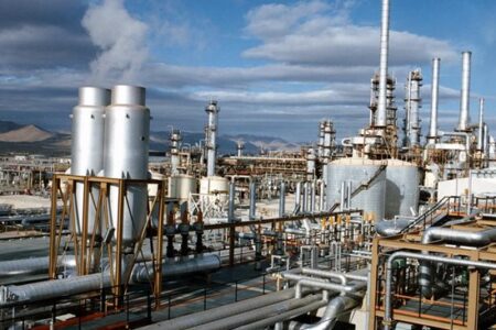 واقعیت تغییر نرخ خوراک صنایع پتروشیمی و فولادی چیست؟