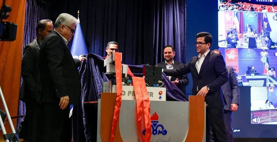به گزارش گام اقتصادی به نقل از صدای پتروشیمی، بر اساس گزارش‌های میدانی، برخی متقاضیان هنگام مراجعه به مرکز صدور کارت سوخت آنی در جایگاه بیهقی با قطعی سیستم مواجه شده و به آن‌ها اعلام شده است «هفته آینده مراجعه کنید».