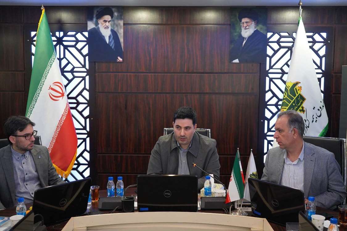 به گزارش گام اقتصادی به نقل از روابط عمومی صندوق بیمه کشاورزی، بهزاد باباخانی در نخستین جلسه کمیته فنی صندوق در حضور نمایندگان ارشد وزارتخانه‌های جهادکشاورزی، صنعت، معدن و تجارت، سازمان برنامه و بودجه و وزارت امور اقتصاد و دارایی، ضمن قدردانی از نقش‌آفرینی دولت و مجلس شورای اسلامی برای خلق رکوردهای چشمگیر بیمه کشاورزی در سال ۱۴۰۴، به تشریح این دستاوردها پرداخت و گفت: صندوق بیمه کشاورزی در سال 1404 به موفقیت‌های مالی و عملیاتی برجسته‌ای دست یافت که تحول مثبتی در خدمات‌رسانی به مردم و بخش کشاورزی ایجاد کرده است.