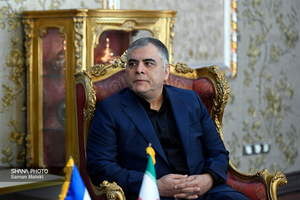 به گزارش گام اقتصادی: محسن پاک‌نژاد با اشاره به دیدار با وزیر امورخارجه نیکاراگوئه به شانا گفت: از مواضع مناسب دولت و مردم نیکاراگوئه در همسویی با دولت و ملت ایران تشکر می‌کنم.