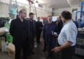 پیگیری میدانی مدیرعامل سازمان به همراه بازرس كل استان جهت رفع موانع واحدهای تولیدی