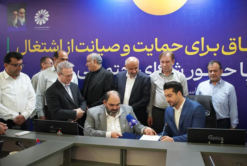 به گزارش گام اقتصادی، بر اساس این تفاهم‌نامه، پنج دستگاه آمبولانس مجهز و پیشرفته برای تقویت ناوگان اورژانس و ارتقای خدمات درمانی استان بوشهر تأمین خواهد شد؛ اقدامی که نقش مهمی در افزایش سرعت امدادرسانی، ارتقای کیفیت خدمات پزشکی و حفظ سلامت شهروندان، به‌ویژه در مناطق صنعتی و جنوب استان، خواهد داشت.